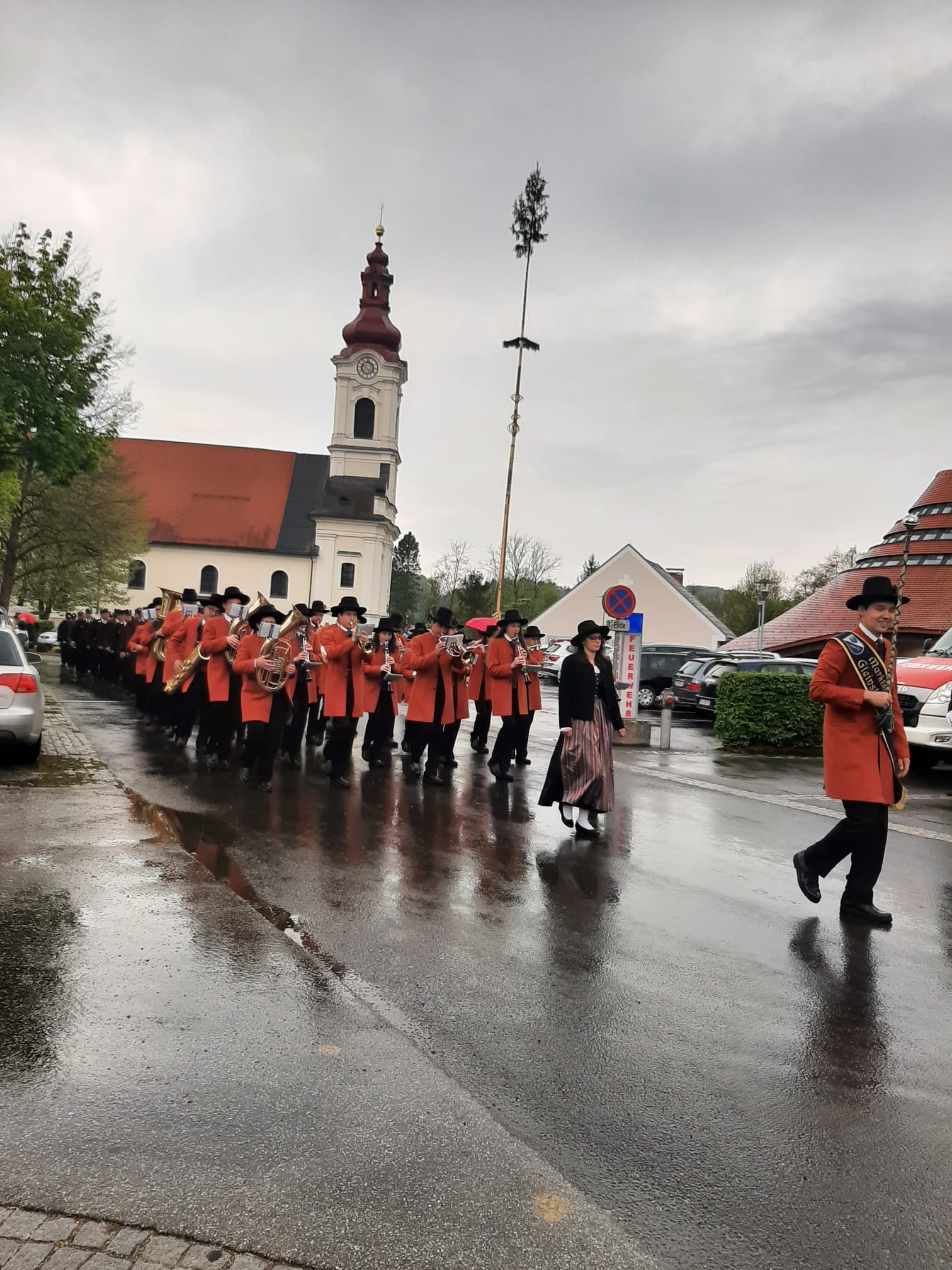MMG beim Marschieren